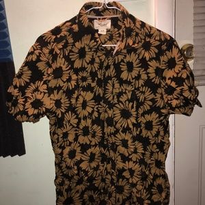 Koto Short Sleeve Flower Button Up Shirt (M)